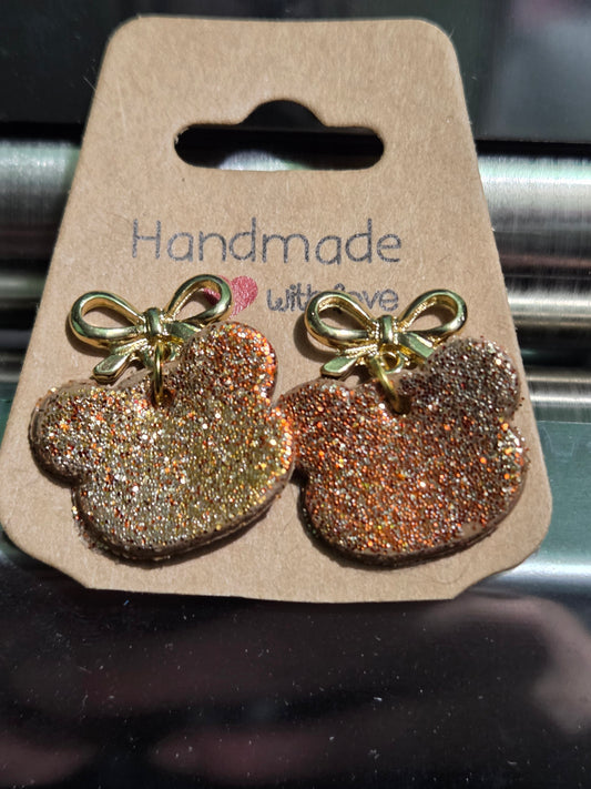 GOLDEN HOUR BEAR BOW STUDS